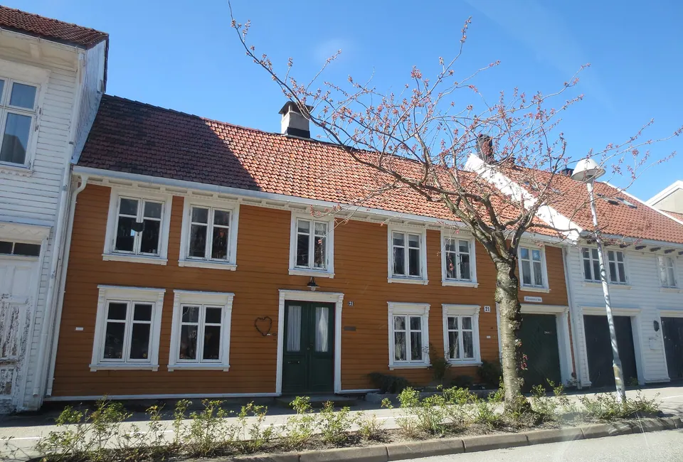 Trähus längs Rådhusgata i Posebyen