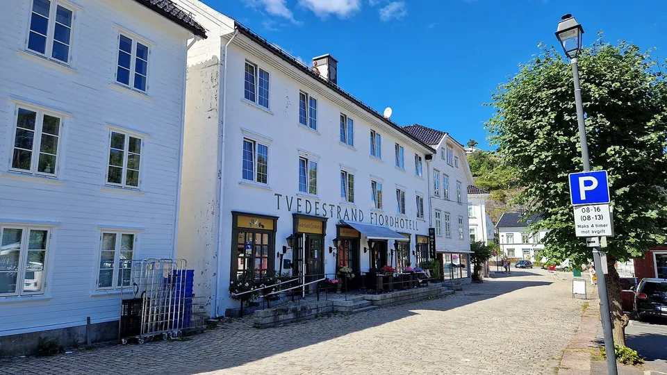 Straße im Zentrum von Tvedestrand