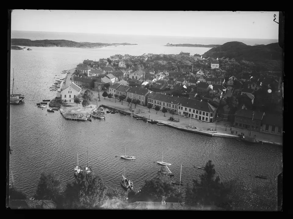 Historische Aufnahme des Hafens von Risør