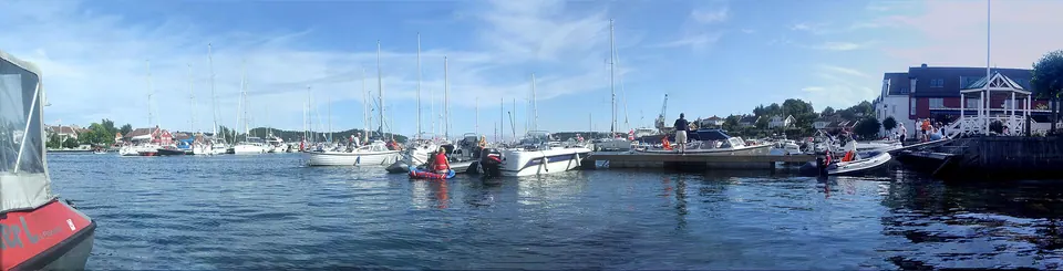 Lillesands hamn i panorama