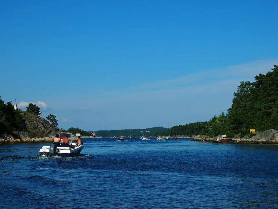 Boot in der Blindleia Richtung Lillesand