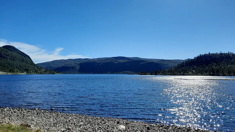 See Hartevatnet bei Hovden im Sommer