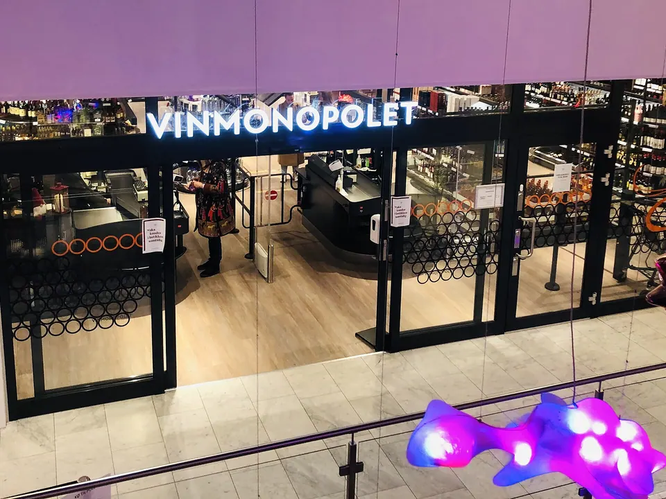 Entrén till en Vinmonopolet-butik (Hønefoss)